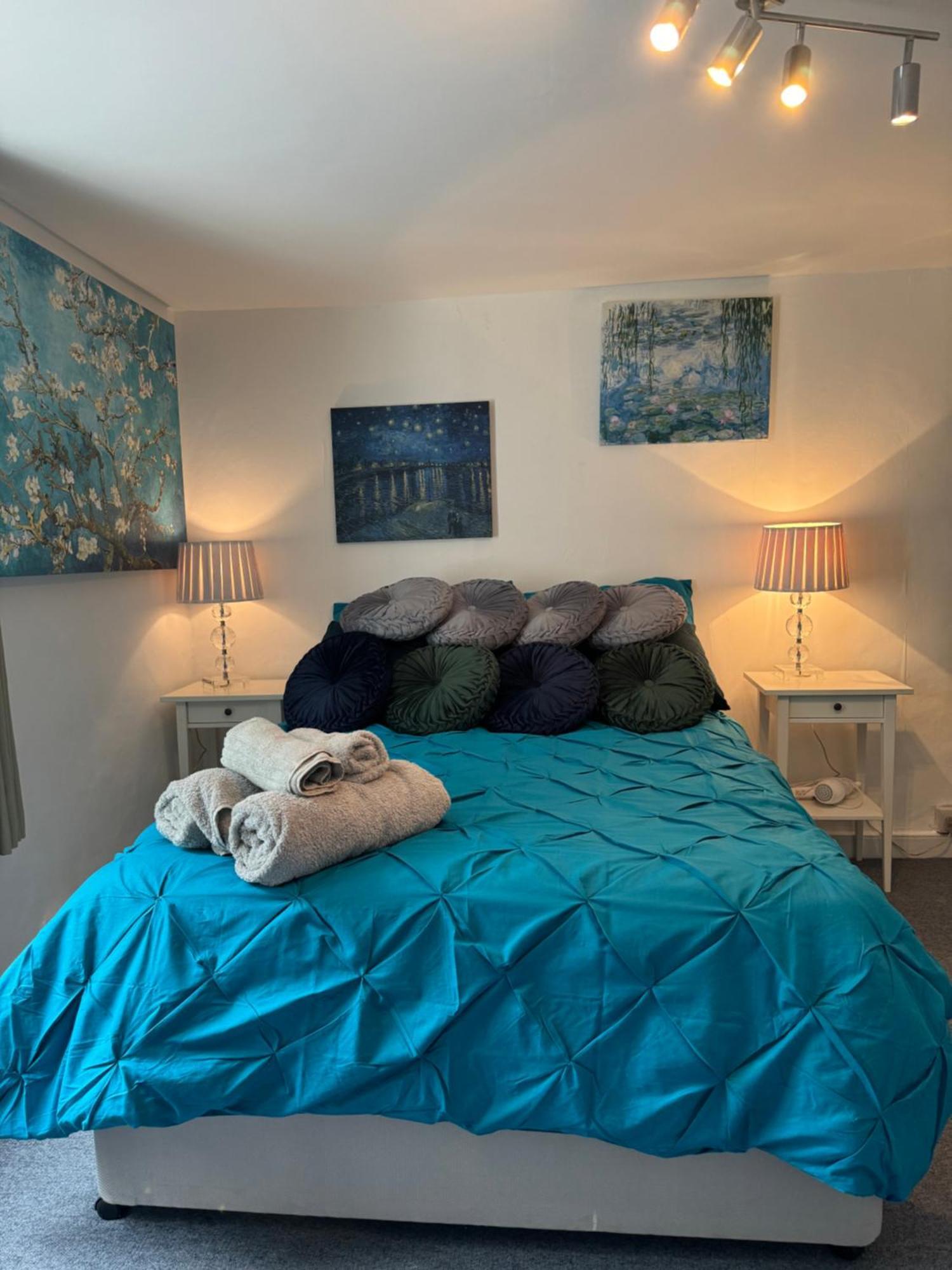Beautiful Townhouse Next To Royal Victoria Park And Botanical Gardens Within Easy Walking Distance To Centre Дом отдыха *