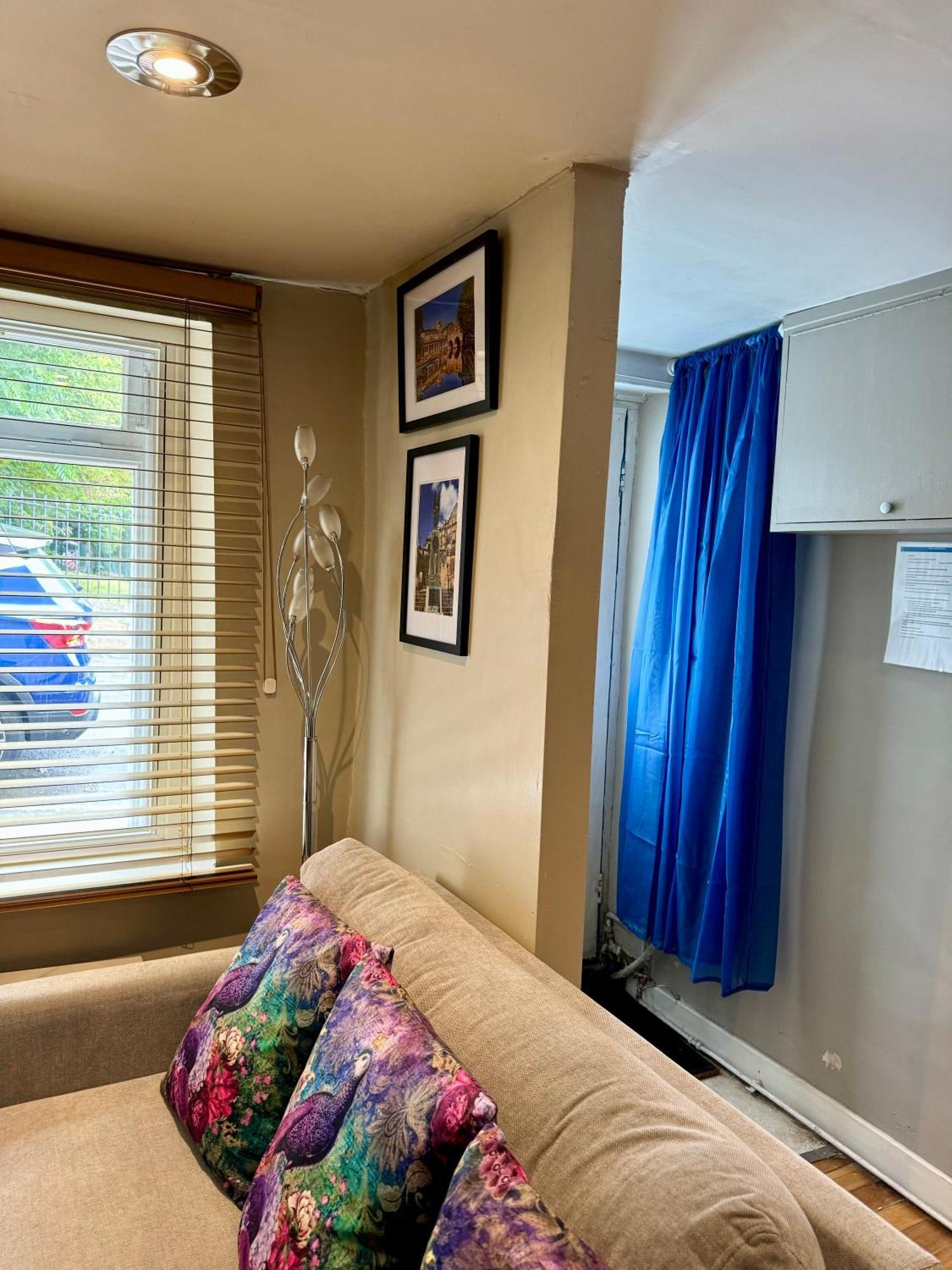 Beautiful Townhouse Next To Royal Victoria Park And Botanical Gardens Within Easy Walking Distance To Centre Дом отдыха *