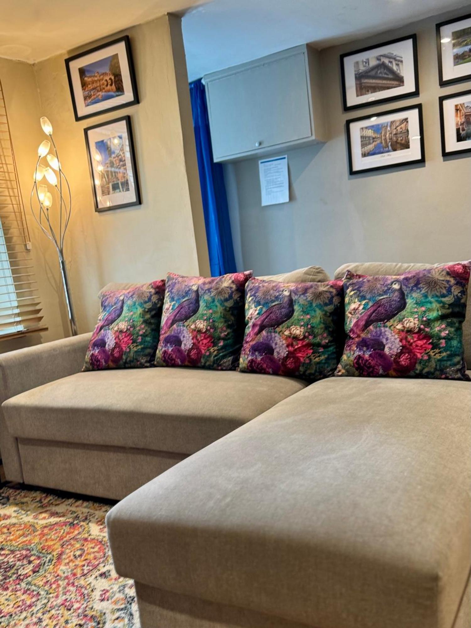 Beautiful Townhouse Next To Royal Victoria Park And Botanical Gardens Within Easy Walking Distance To Centre * Бат