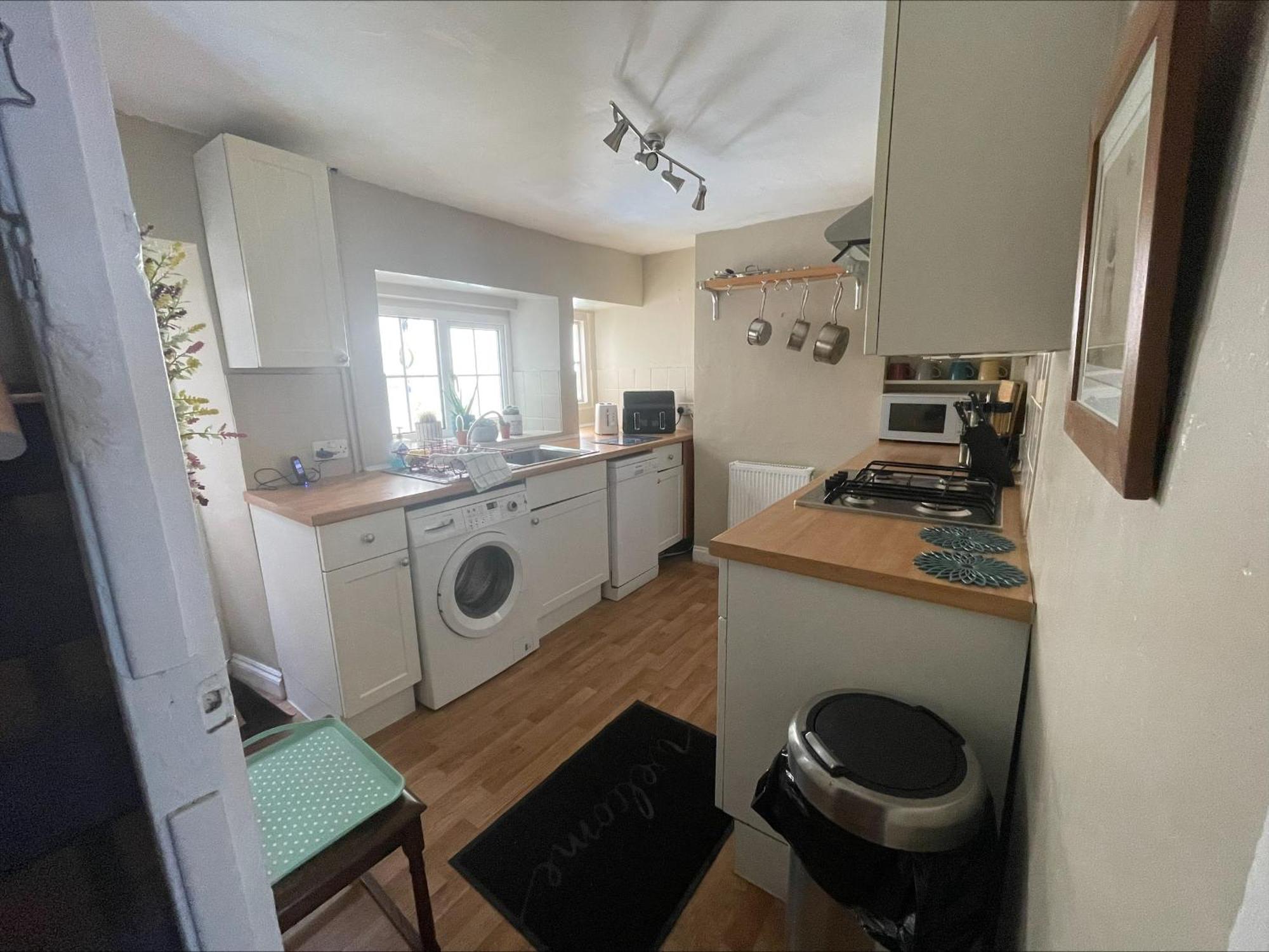 Beautiful Townhouse Next To Royal Victoria Park And Botanical Gardens Within Easy Walking Distance To Centre Дом отдыха