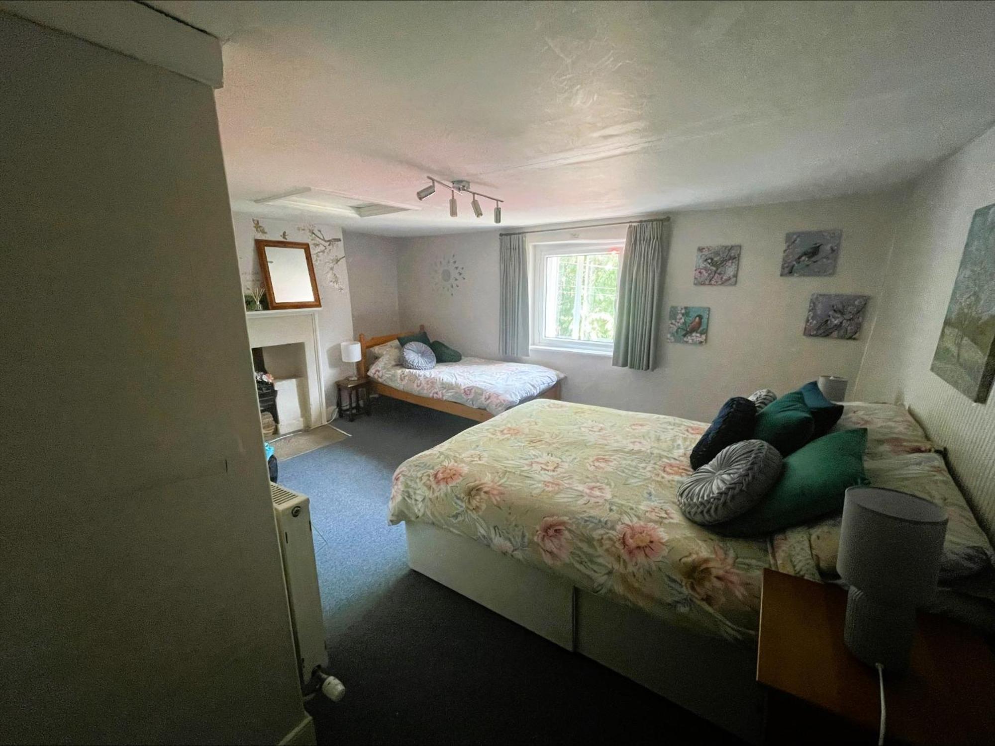 Дом отдыха Beautiful Townhouse Next To Royal Victoria Park And Botanical Gardens Within Easy Walking Distance To Centre